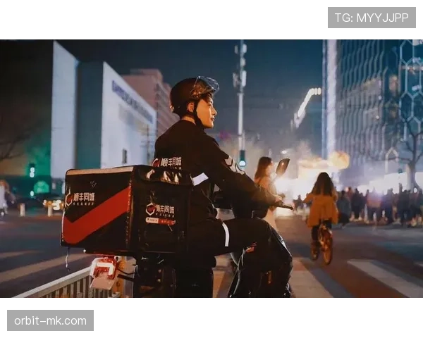 西布朗更衣室氛围积极向上，全队蓄势待发迎战新赛季