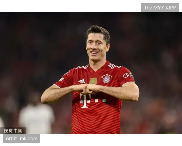 莱万拜仁转会争议：职业球员的忠诚与利益抉择